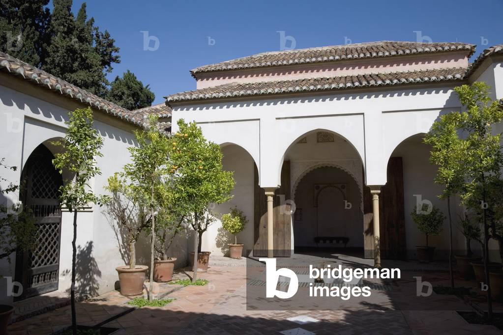 Courtyard in the Alcazaba, Malaga, Costa del Sol (photo)