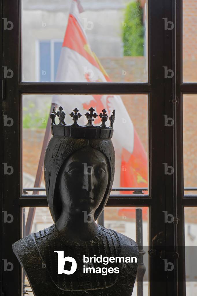 Bust of Queen Isabella I of Castile in the Palacio Real Testamentario in Medina del Campo, Valladolid Province, Castile and Leon, Spain (photo)