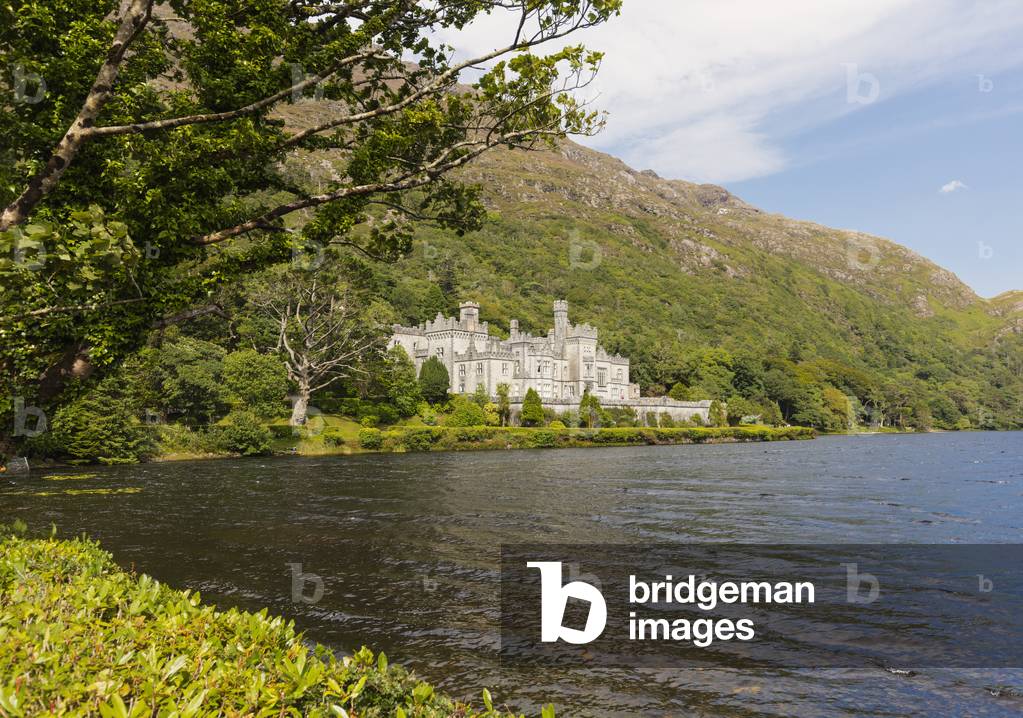 Kylemore Abbey, County Galway, Republic of Ireland (photo)