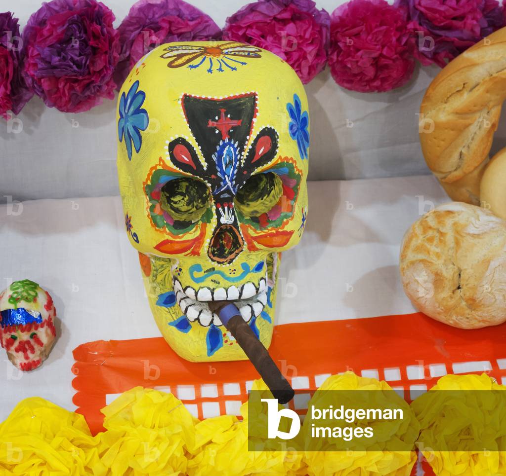 Mexican Day of the Dead figures. (photo)