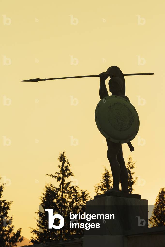 Statue of Leonidas on the monument celebrating the Battle of Thermopylae which took place during the Greco-Persian War of 480 BC, near Kamena Vourla, Central Greece, Greece (photo)