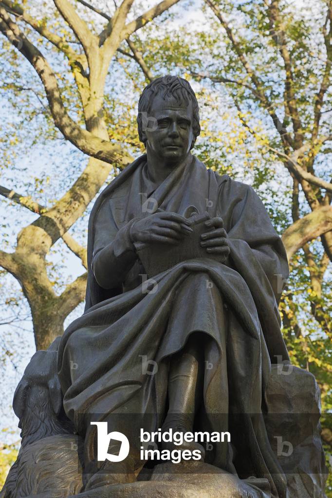 Statue in Central Park of Scottish novelist Sir Walter Scott, New York, USA (photo)