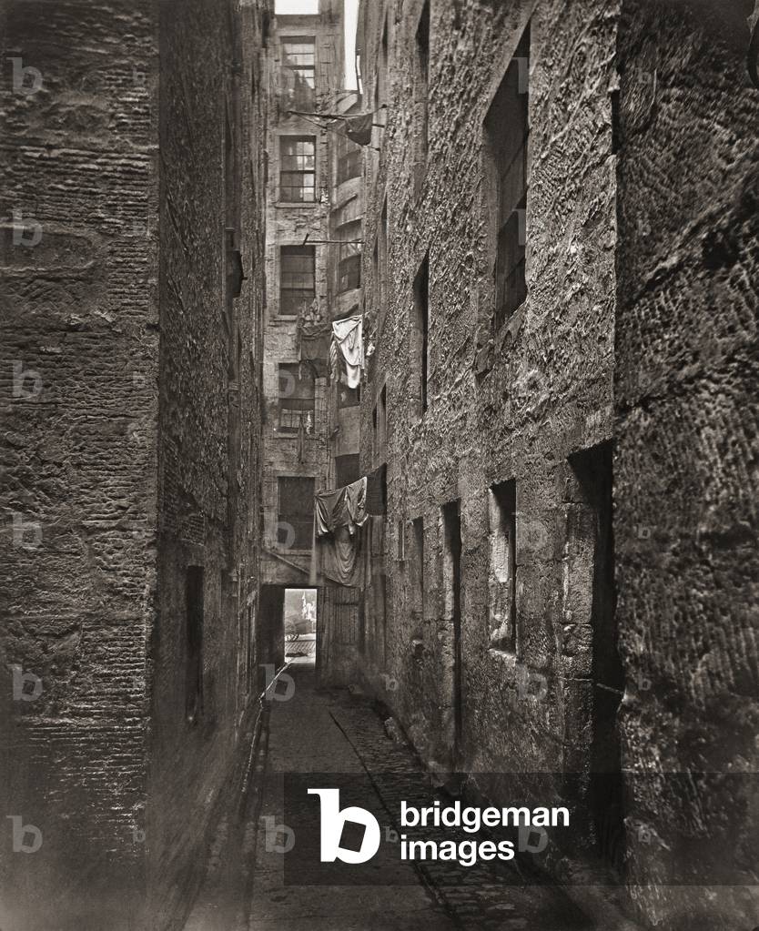 The Old Closes and Streets of Glasgow by Thomas Annan
