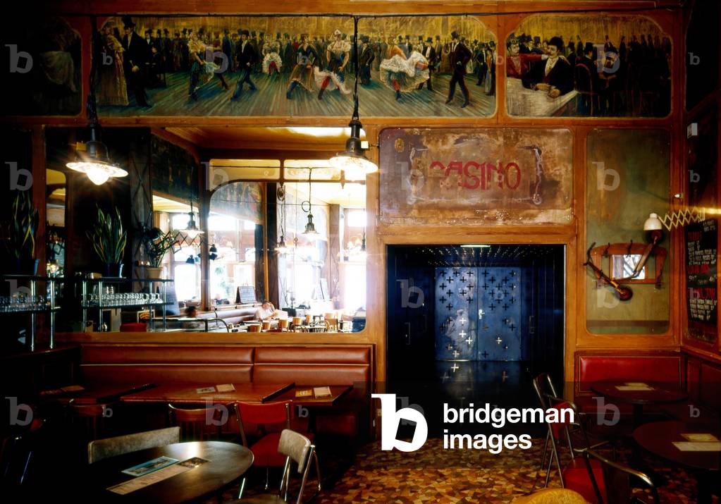 Cafe le Charcoal in Paris, Rue Oberkampf, Paris 11.