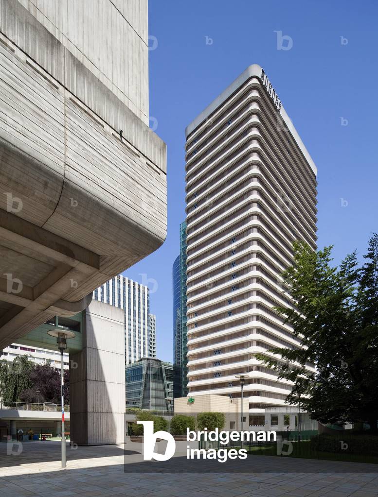 Tower Aurore Esplanade Nord, Quartier les Refllets, 18 place des Refllets, 92400 Courbevoie. Architecture of