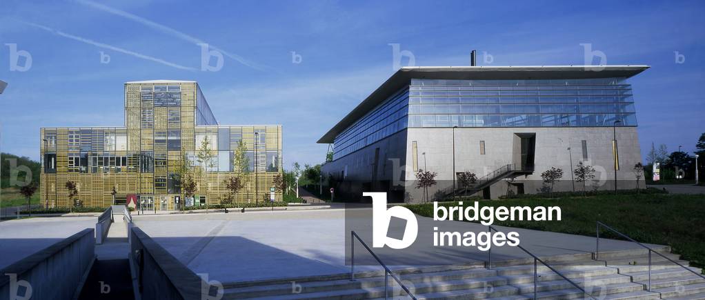 The University of Champs sur Marne (Seine and Marne). Architects Francoise Jourda and Gilles Perraudin, 1995.