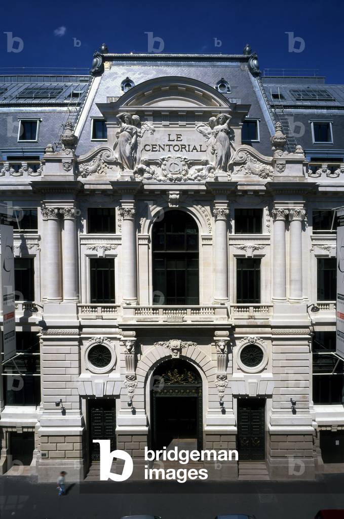 Le Centorial, Rehabilitation of the headquarters of Credit Lyonnais, 17-23 boulevard des Italians, Paris 2. The Centorial, restructuring of the former headquarters of Credit Lyonnais. It now includes 38,000 square meters of office space on eight levels. The old building has been completely demoli with the exception of the elements of historical monuments in particular the facade and the dome.