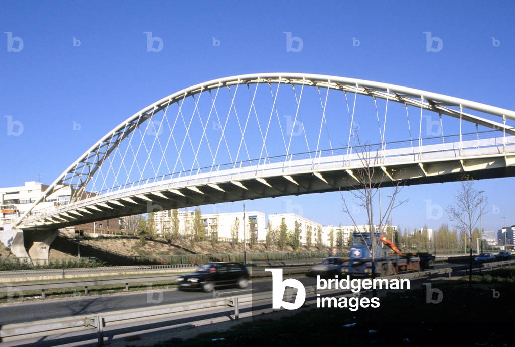Passerelle Oudry - Mesly (Oudry-Mesly) to Creteil, Val-de-Marne (Val de Marne), Ile-de-France (Ile de France). Pietonniere Bridge Architecture of Santiago Calatrava, 1987-1988. Photography 10/04/99