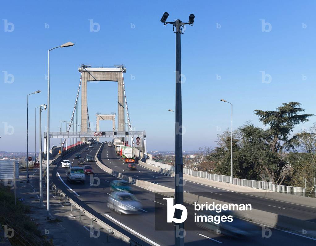 The bridge of Aquitaine in Bordeaux, France. Architecture 1960-1967. Photography 10/06/07