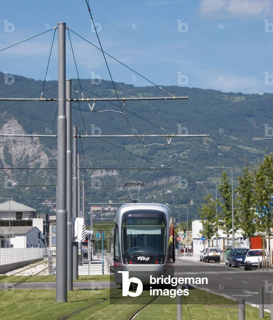 The new tram line Line C (2006), Grenoble/Moirans, crosses 5 communes on 13.5 km with 26 stations, Photography 15/09/06, in Grenoble (Isere, Rhone Alpes).