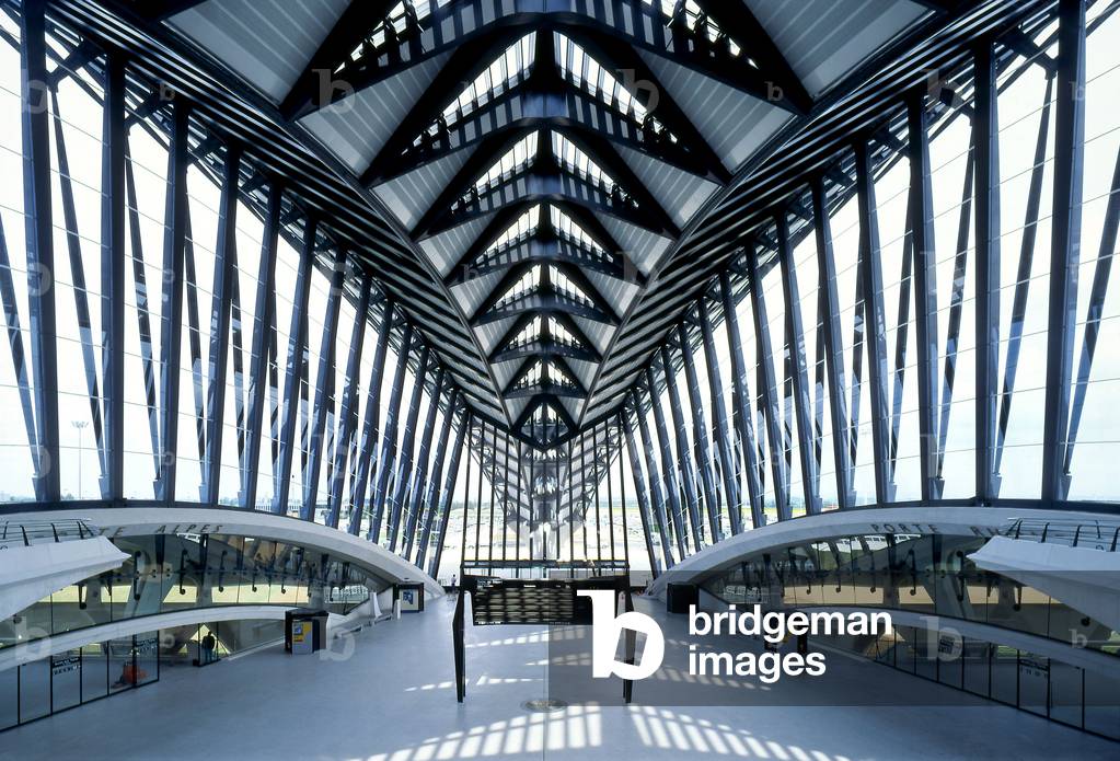 TGV station at Lyon Saint Exupery airport. Architecture of Santiago Calatrava, 1989-1994. Photography 1994