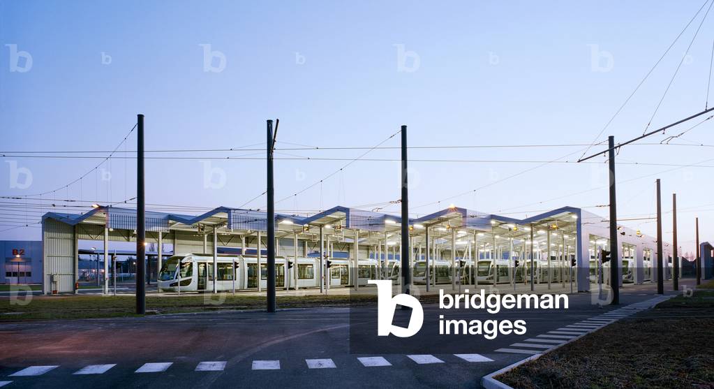 The warehouse of the Tramways of Valenciennes, Nord, Nord Pas De Calais. Architecture by Jacques Ferrier, 1999-2006. Photography 09/03/07