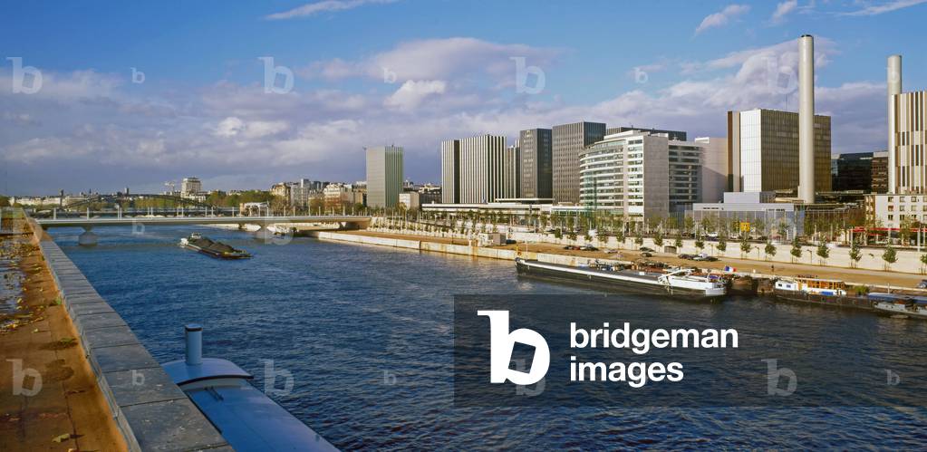 La Seine and the Quai de la Rapee in Paris 75012.
