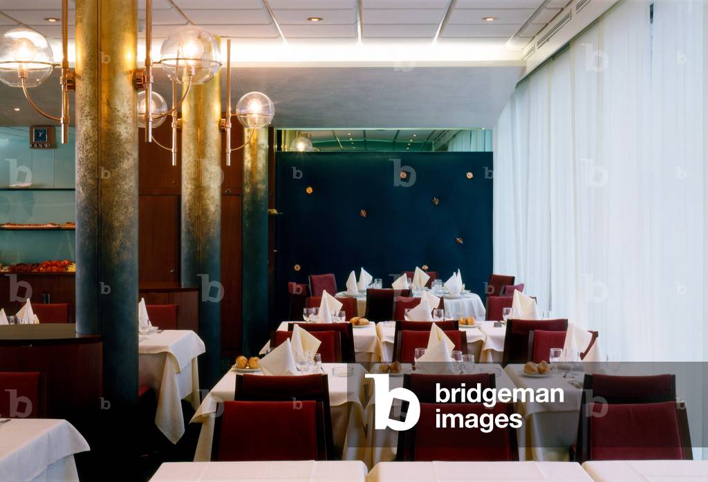 Restaurant of the National Assembly (7th floor), Paris. Architecture by Jacqueline and Henri Boiffils, 1993. Photography 1993.