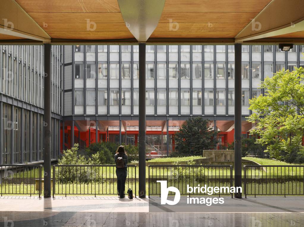 L'Atrium de Jussieu, Pole scientifique, Paris 5th arrondissement. Architects Peripheriques, Anne Francoise Jumeau and Emmanuelle Marin and David Trottin, 2002- 2006.