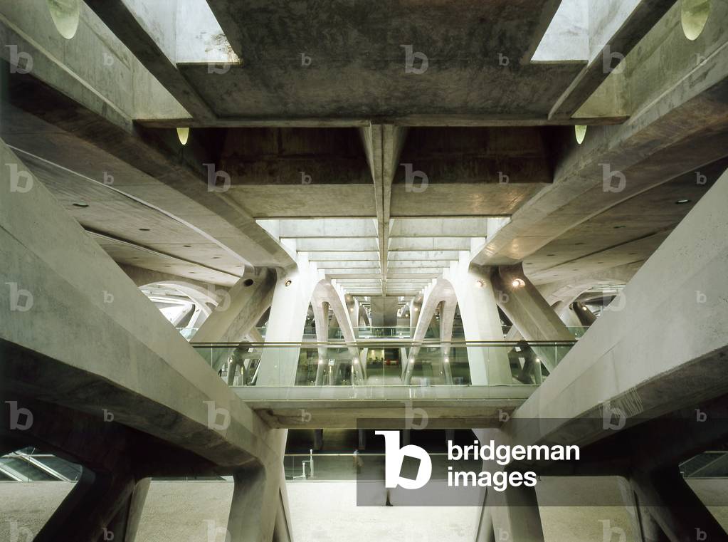Orient train station in Lisbon (Portugal). Architecture of Santiago Calatrava, 1993-1998. Photography 1998.