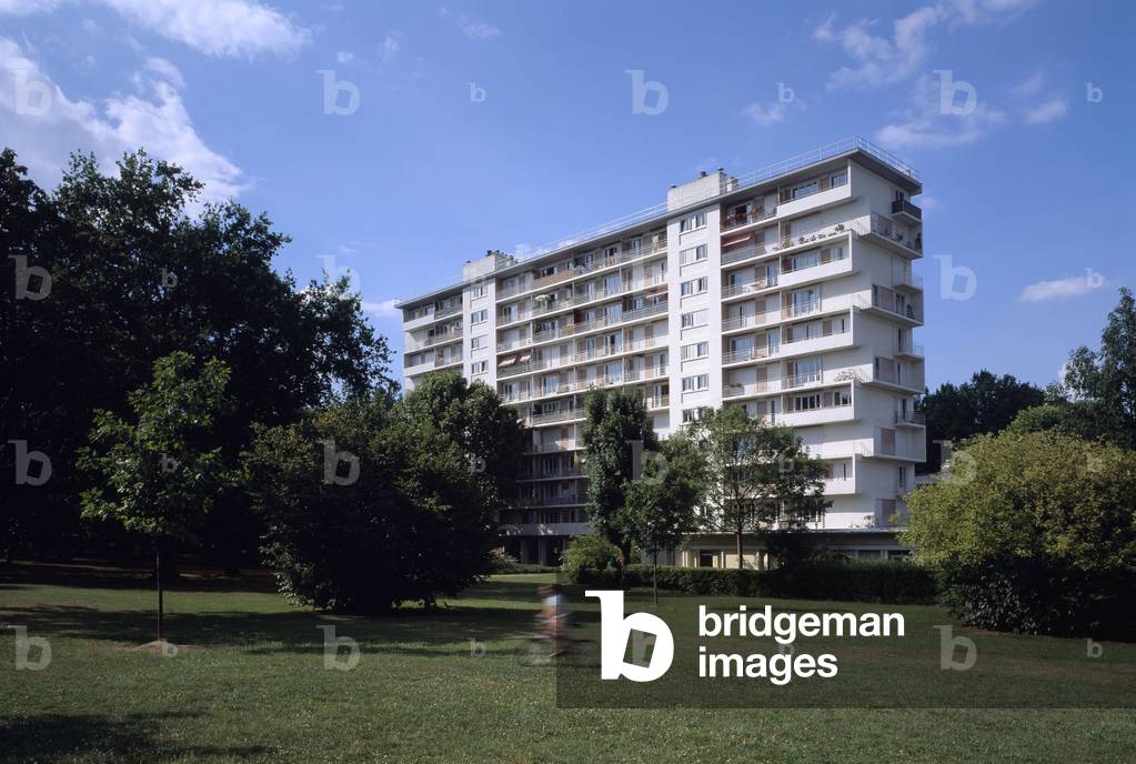 The residence Les Bas Coudrais in Sceaux (Hauts de Seine). Construction 1957. Photography 2005.