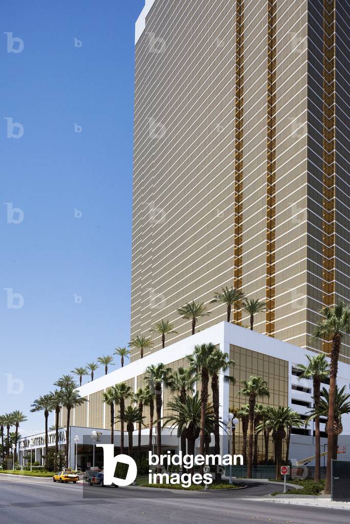 The Trump International Hotel & Tower in Las Vegas (Nevada, United States). Constuction 2006-2008, architects Bergman, Walls & Associates, Ltd. Photography 08/08/09.