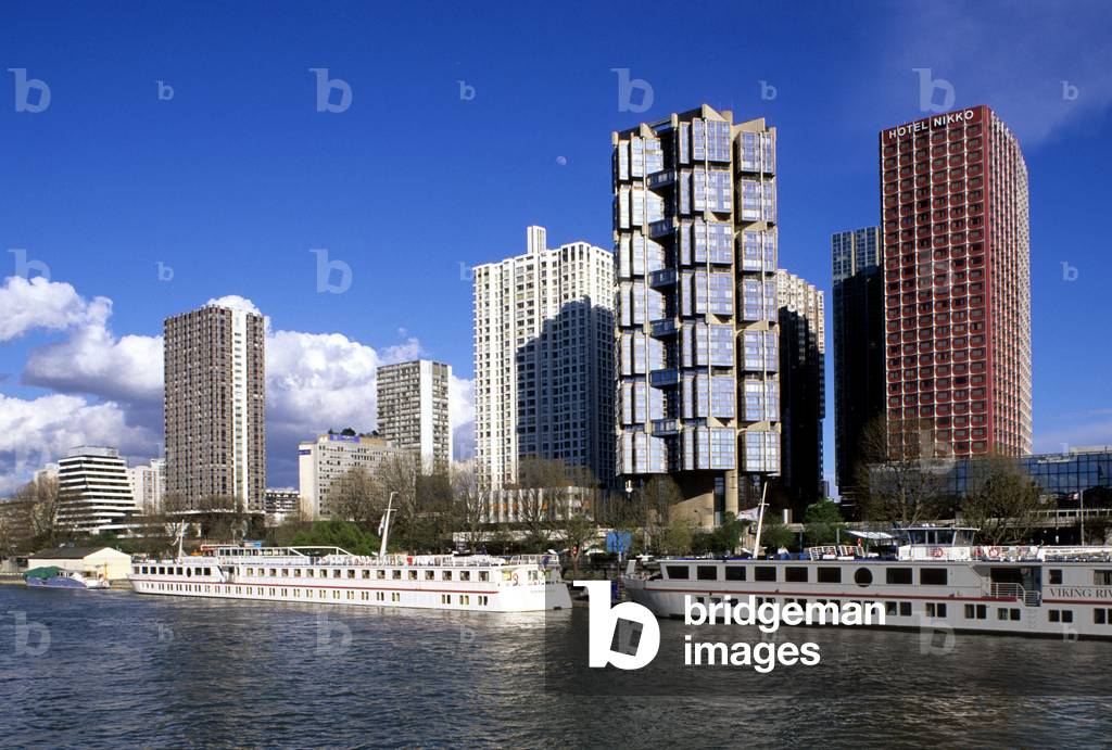 Front de Seine Paris 15th arrondissement.