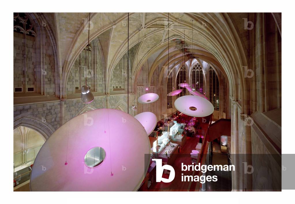 The hotel Kruisheren in Maastricht, Netherlands (Netherlands) realized by Satijn more architects and Vos interieur Mapertuus in 2005. Photography 15/03/06. In the heart of the historic centre of Maastricht, the 15th century Kruisherenklooster was inaugurated as a hotel in May 2005. In a very contemporary and innovative style and furniture by the Dutch interior architect Henk Vos (Maupertuus) and the famous lighting architect Ingo Maurer.