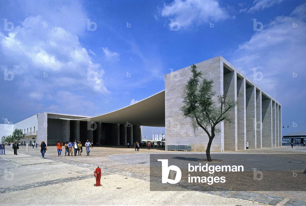 The Pavilion of Portugal has the Universal Exhibition in Lisbon (Portugal), in 1998. Architects Cecil Balmond, Alvaro Siza Vieira and Eduardo Souto de Moura.
