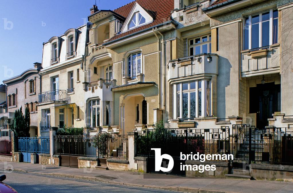 Architect House, 28 rue des Brices (architect Charles Masson, 1933) La Maison Ramel 25 rue Felix Faure (architect Emile Andre, 1904) in Nancy (Meurthe and Moselle). In Nancy, Art Nouveau takes the name of Ecole de Nancy, or Alliance provincial des industries d'art, thanks in particular to the emblematic figure of Emile Galle. Glassware, furniture, stained glass, ceramics, leather, ironwork, architecture, etc. participate in this vast movement of renovation of decorative arts that still marks the city today.