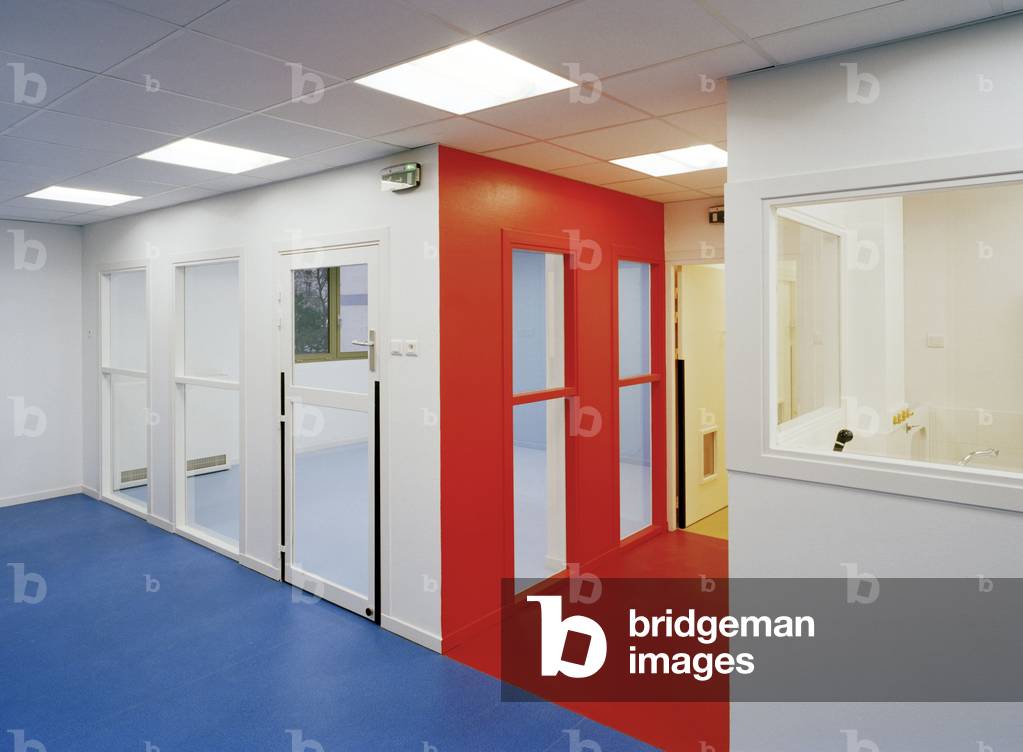 Creche collective, 295 rue de Charenton, Paris 12arrondissement. Architect Christian Biecher, 2005.