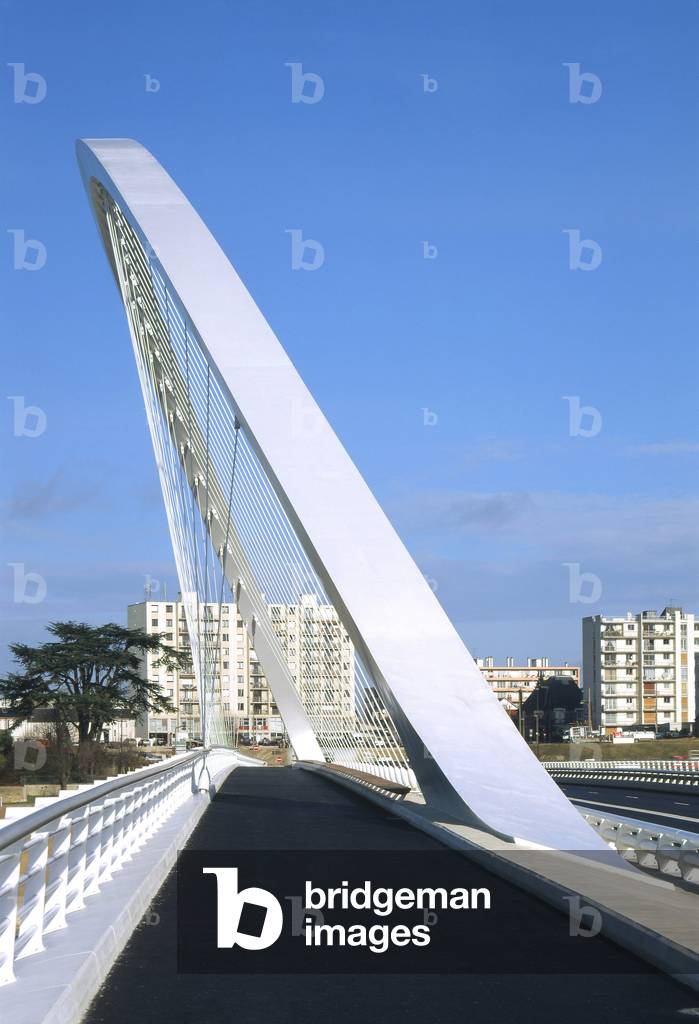 Pont de l'Europe in Orleans, Loiret (45), Centre, France. Architecture of Santiago Calatrava, 1996-2000. Photography 2000