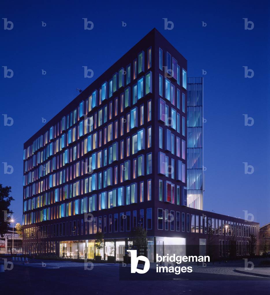 Building 270, 45 avenue Victor Hugo in Aubervilliers, Ile de France. Architecture by Olivier Brenac and Xavier Gonzales, 2005