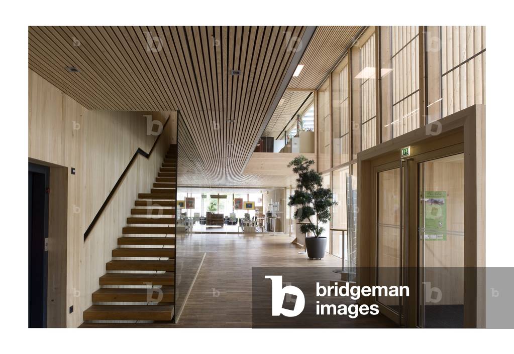 The communal centre (Gemeindezentrum) in Ludesch (Austria) presents a mix of programmes: a centre entirely constructed of wood, heating by biomassics and solar energy with a town hall as a meeting place. Architect Hermann Kaufmann, 2005