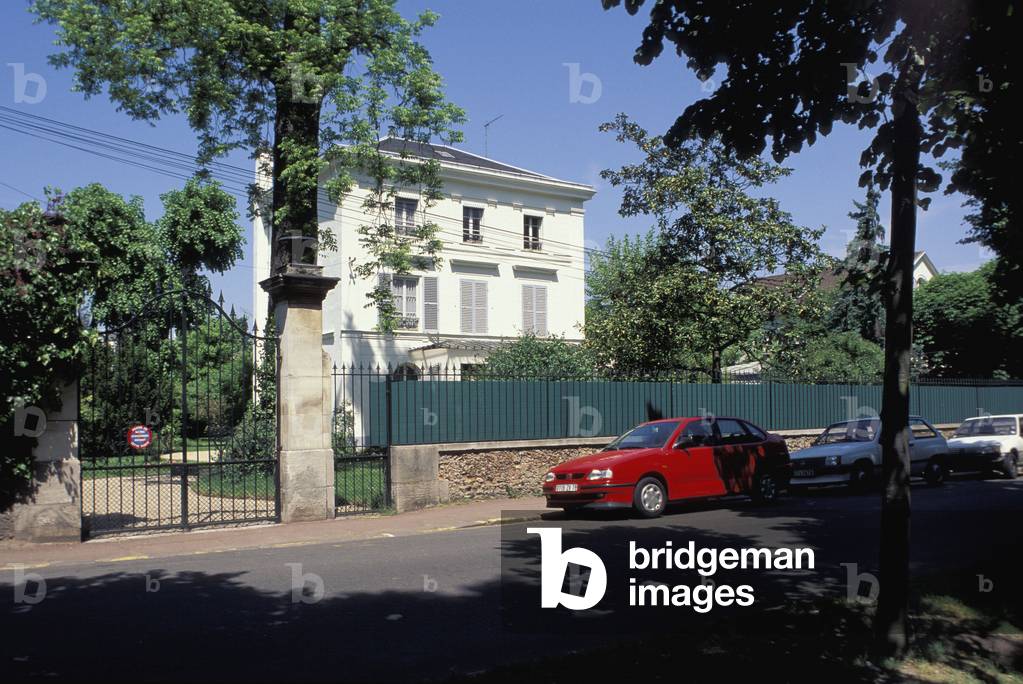 Detached house in the park of Maisons Laffite (Yvelines).