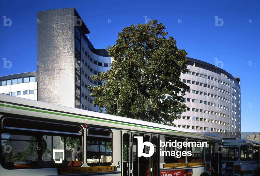 Maison de la Radio, 116 avenue du President Kennedy, Paris 16. Architecture by Henry Bernard, 1953-1963. The construction was decided by General de Gaulle as “the sign of the organization, concentration and cohesion” of radio and television.