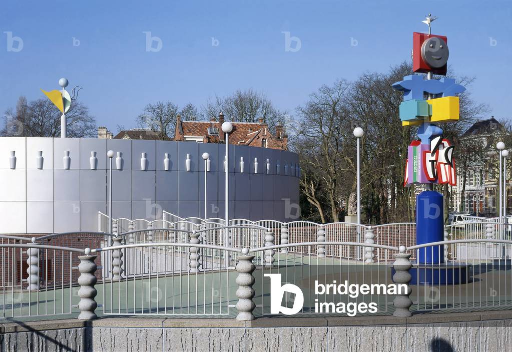 Museum of Design in Groningen, Netherlands. Architects: Alessandro Mendini, Michele de Lucchi, Coop Himmelblau and Philippe Starck, 1985-1995. Photography 1995