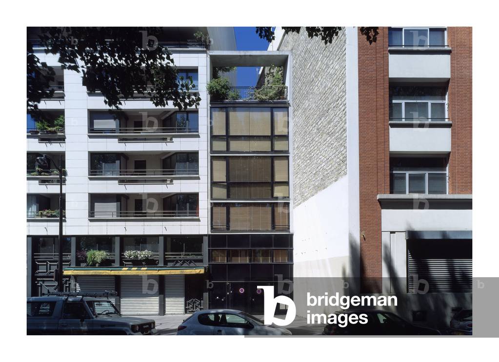 House building, Quai de Seine in Paris 19th. Individual dwelling on 4 levels, built on a residue of land between 2 gables. Architects Olivier Fassio and Jean Brice Viaud, construction 2002. Photography 2005.