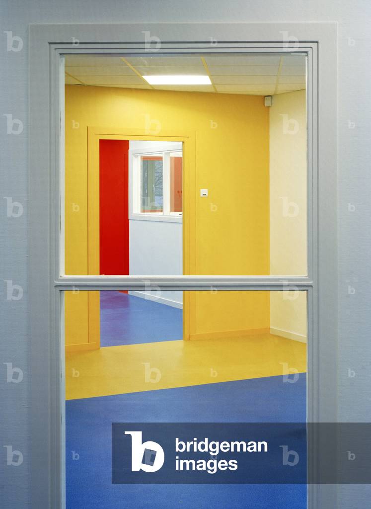 Creche collective, 295 rue de Charenton, Paris 12arrondissement. Architect Christian Biecher, 2005.