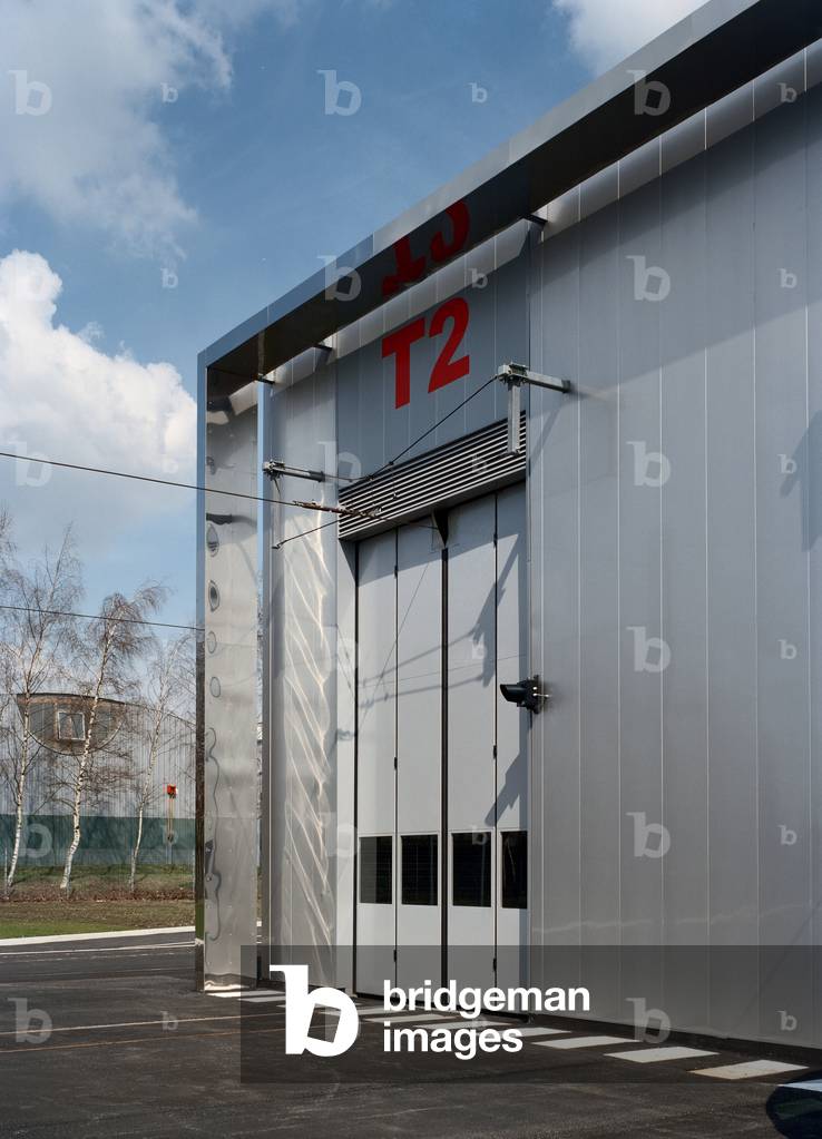 The warehouse of the Tramways of Valenciennes, Nord, Nord Pas De Calais. Architecture by Jacques Ferrier, 1999-2006. Photography 09/03/07