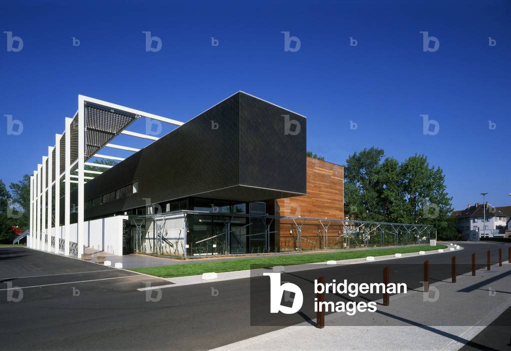 La Mediatheque de Selestat, 2 space Gilbert Esteve (Bas Rhin), architects Christian Schouvey and Jacques Orth, 1994-1997.