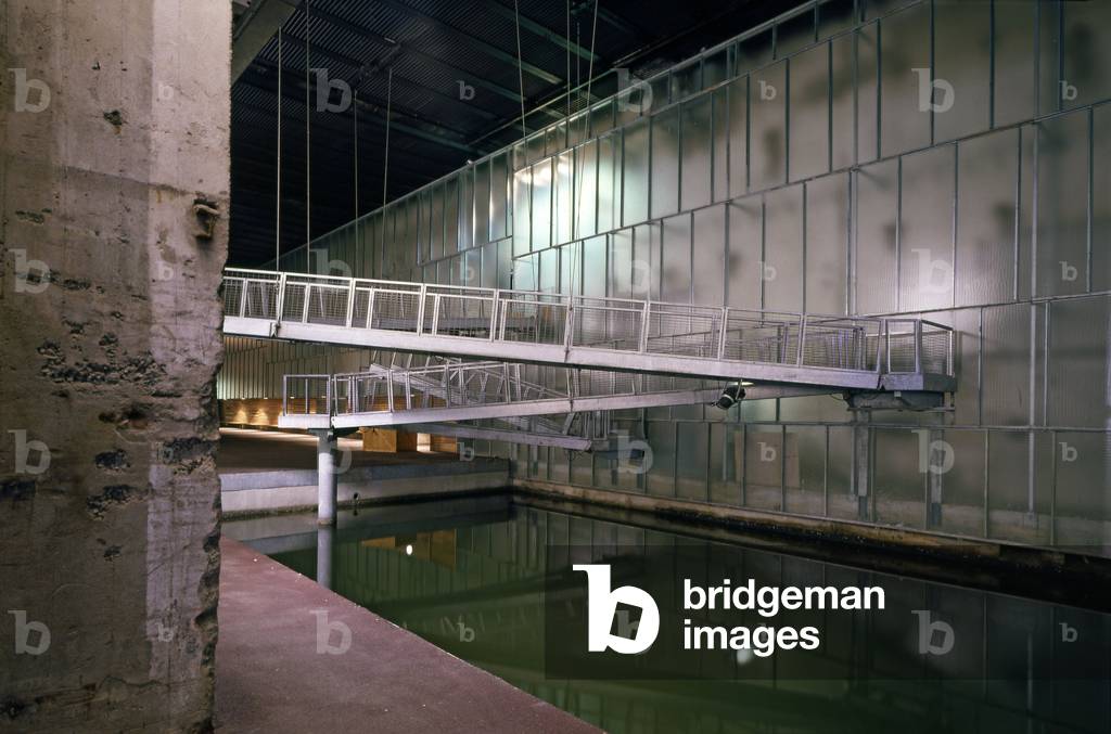 The converted underwater base of Saint Nazaire (Saint-Nazaire) (Loire Atlantique). Architect Yann Kersale, 2000. Photography 10/08/00.
