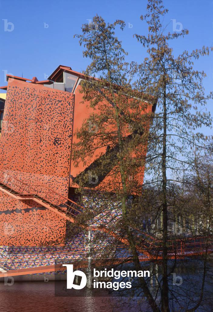 Museum of Design in Groningen, Netherlands. Architects: Alessandro Mendini, Michele de Lucchi, Coop Himmelblau and Philippe Starck, 1985-1995. Photography 1995