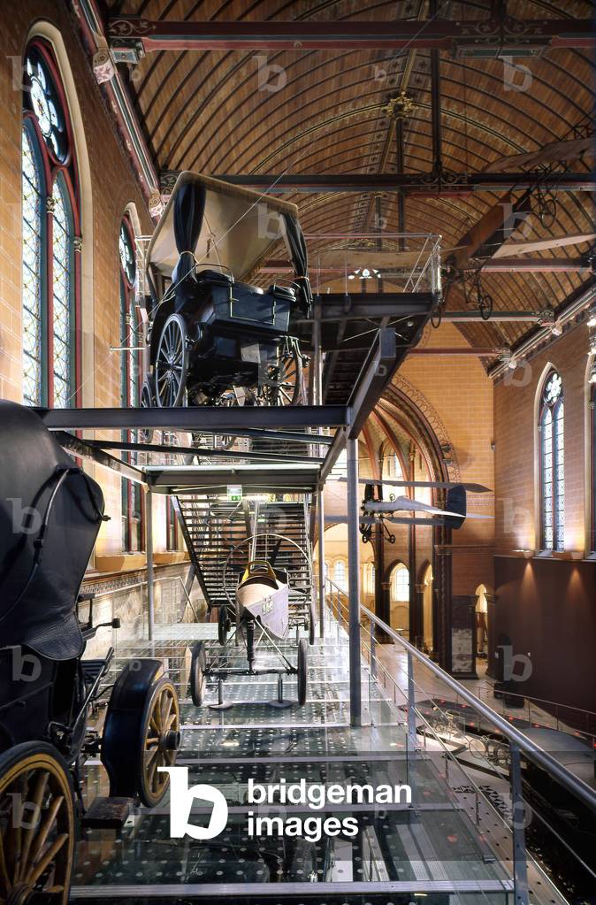 Renovation of the Musee des Arts et Metiers, 292 rue Saint Martin in Paris 75003. Architect Andrea Bruno, 2000. Photography 2000.
