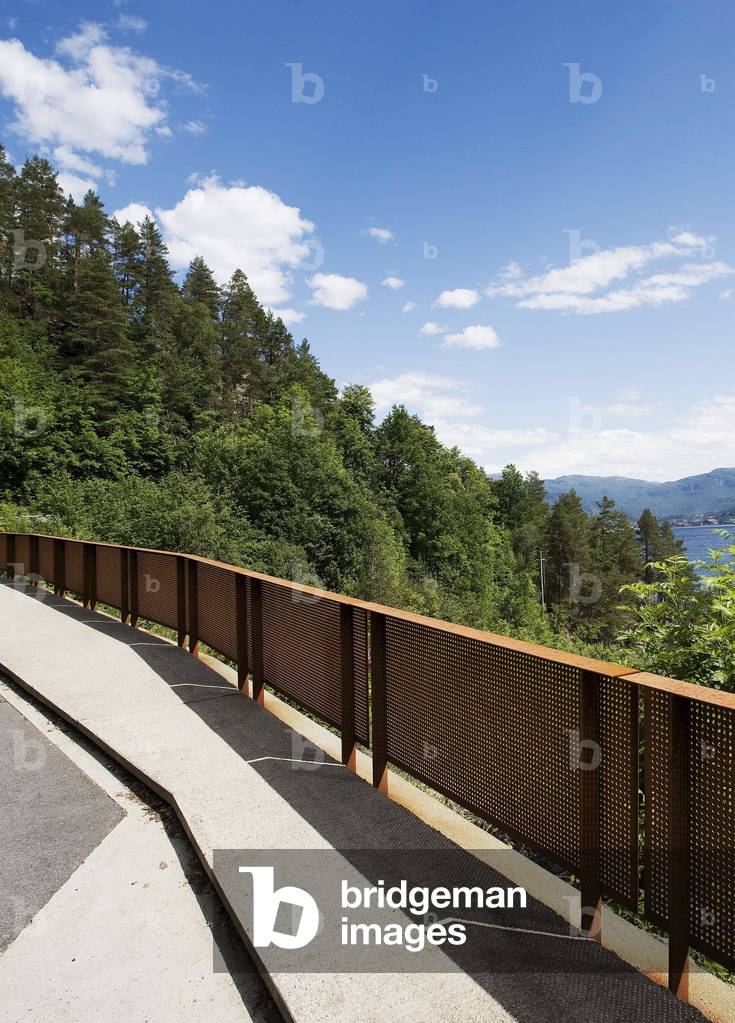 Tourist facilities, walkway, in Norway. Architects Haga Grov and Helge Schelderup, 2006. Photography 03/07/08.