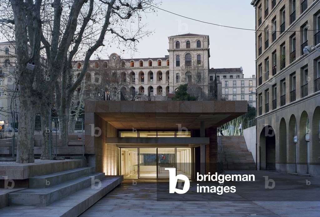 The extension of the town hall of Marseille (Bouches du Rhone). Architect Franck Hammoutene, 2006.