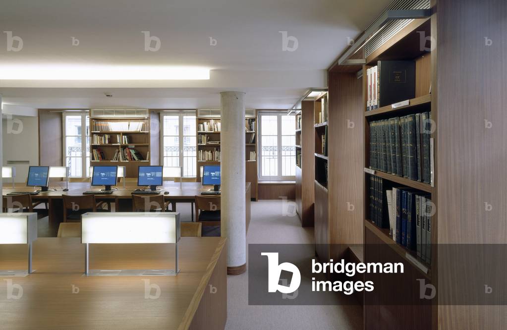 Centre de Documentation Juive Contemporain, Memorial de la Shoah, 17 rue Geoffroy l'Asnier, Paris 4. Architect Antoine Jouve, Simon Vignaud, 2005.