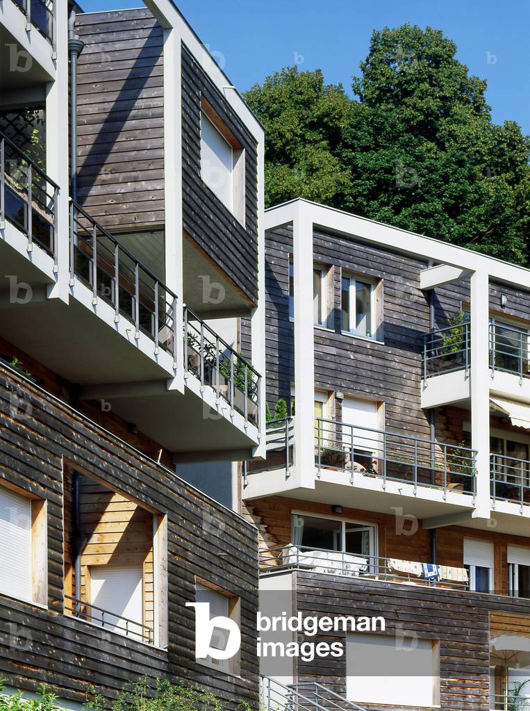 Facade de logements in Besancon (Doubs). Architect P.Lamboley, 1999. Photography 1999.