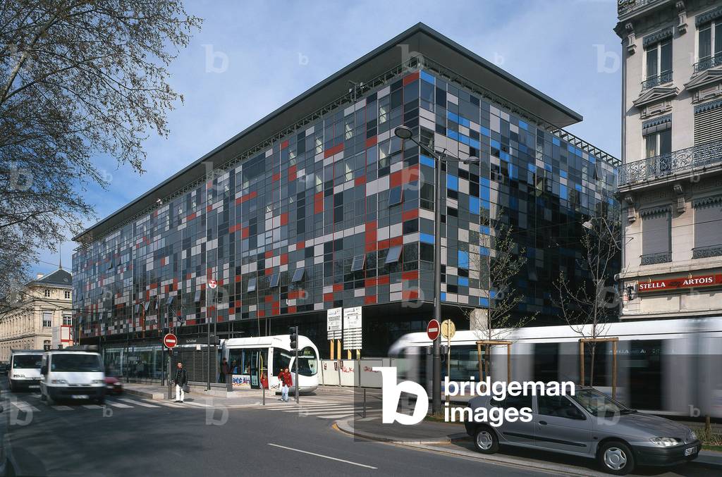 Plastic intervention by Cecile Bart at Saint Luc Saint Louis Hospital in Lyon (Rhone), 2001. Photography 30/09/01.