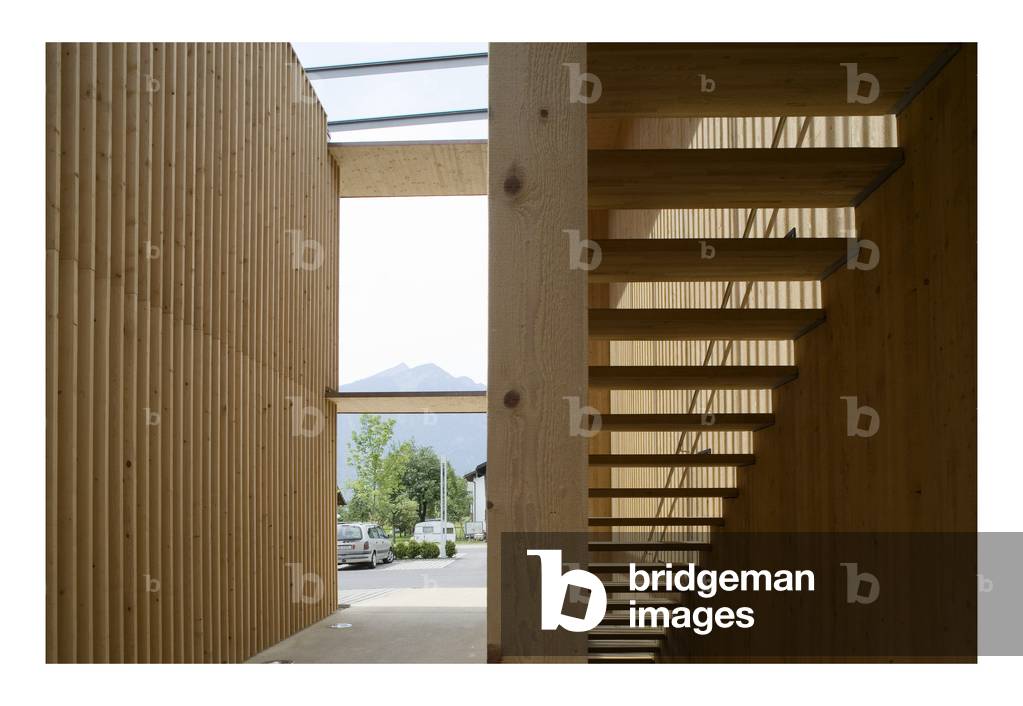 The communal centre (Gemeindezentrum) in Ludesch (Austria) presents a mix of programmes: a centre entirely constructed of wood, heating by biomassics and solar energy with a town hall as a meeting place. Architect Hermann Kaufmann, 2005