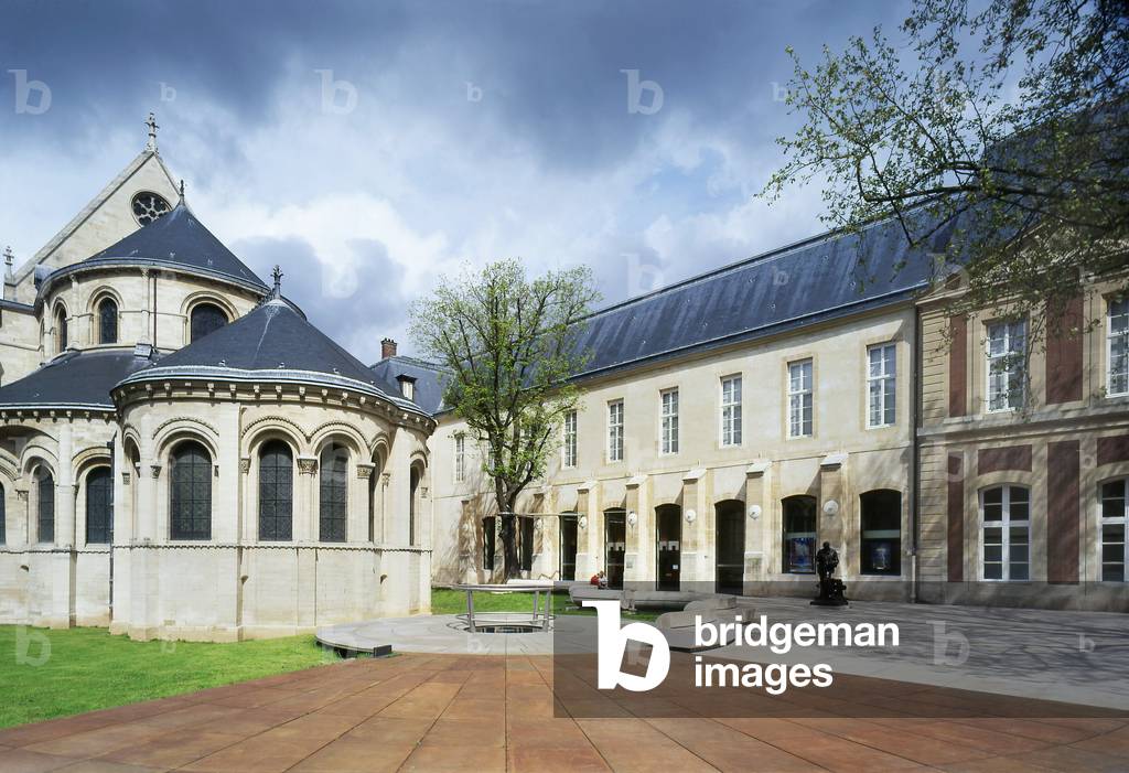 Renovation of the Musee des Arts et Metiers, 292 rue Saint Martin in Paris 75003. Architect Andrea Bruno, 2000. Photography 2000.
