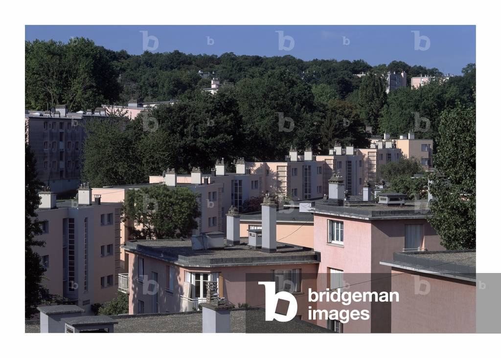 La Butte Rouge garden city in Chatenay Malabry (Hauts de Seine). Realisation 1931-1939, architects Joseph Bassompiere Sewrin, Paul de Rutte and Paul Sirvin. Photography 10/06/05.