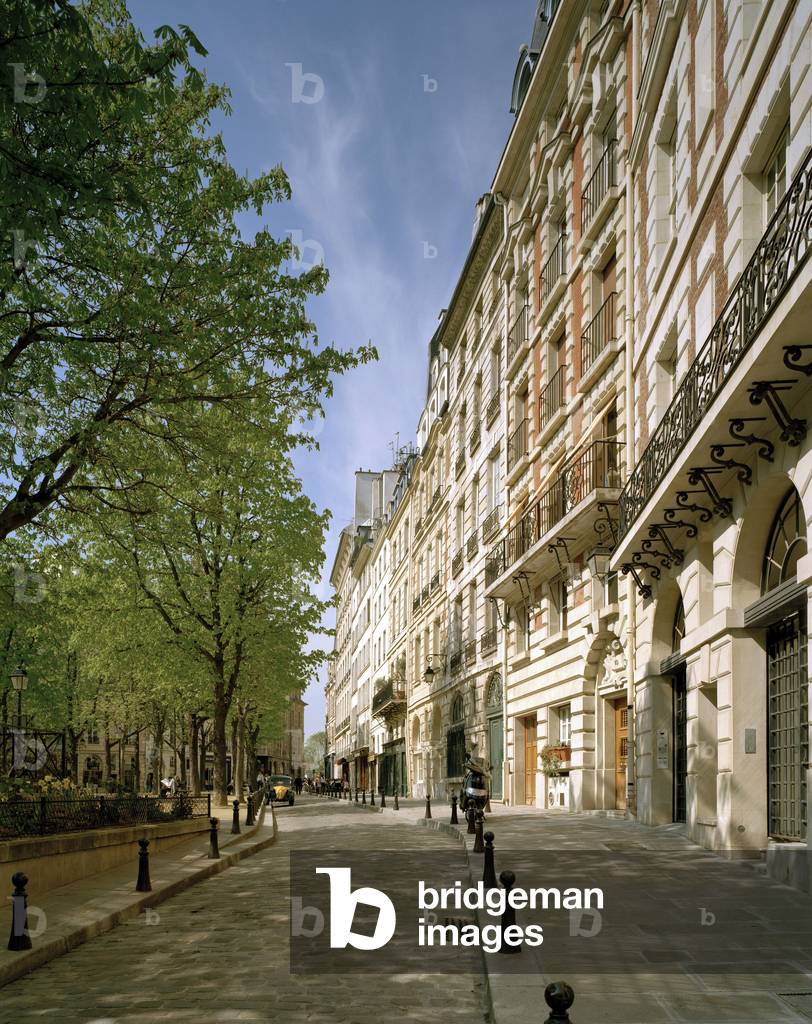 Place Dauphine Paris 1st arrondissement.