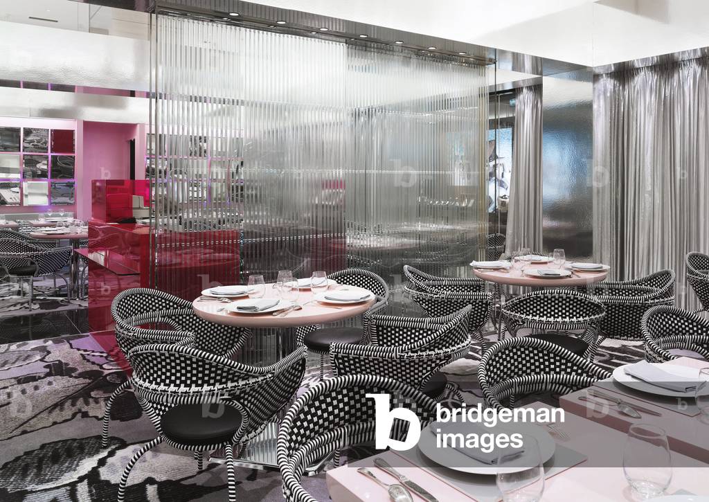 Le cafe Fauchon, Shinjuku, Tokyo. Architecture by Christian Biercher. Photography 30/05/07